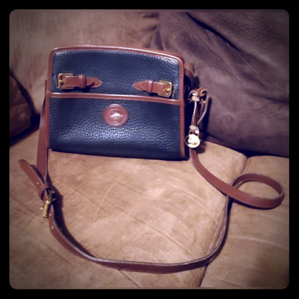 Vintage navy AWL Dooney and Bourke crossbody
